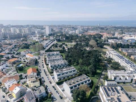 Moradia T4, Varandas, Jardim, 3 Lug. Garagem, Zona da Vilarinha (Porto)