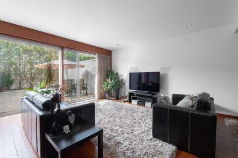 Moradia T4, Varandas, Jardim, 3 Lug. Garagem, Zona da Vilarinha (Porto)
