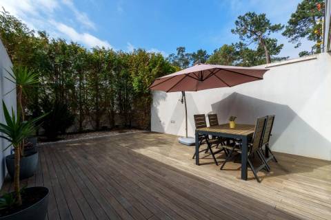 Moradia T4, Varandas, Jardim, 3 Lug. Garagem, Zona da Vilarinha (Porto)