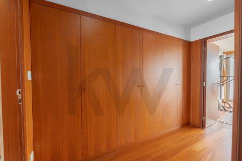 Moradia T4, Varandas, Jardim, 3 Lug. Garagem, Zona da Vilarinha (Porto)