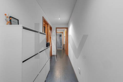 Moradia T4, Varandas, Jardim, 3 Lug. Garagem, Zona da Vilarinha (Porto)