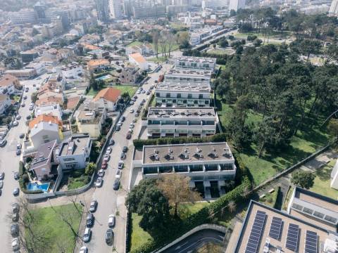 Moradia T4, Varandas, Jardim, 3 Lug. Garagem, Zona da Vilarinha (Porto)