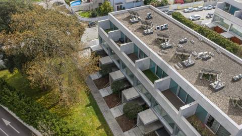 Moradia T4, Varandas, Jardim, 3 Lug. Garagem, Zona da Vilarinha (Porto)