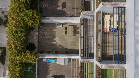 Moradia T4, Varandas, Jardim, 3 Lug. Garagem, Zona da Vilarinha (Porto)