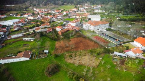 Terreno com  ruina  1.955 m² | Remolha – Santa Maria da Feira