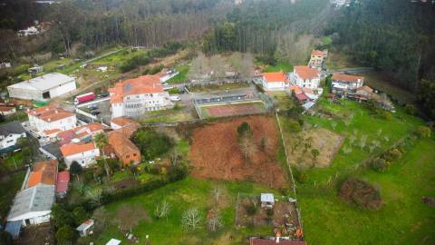 Terreno com  ruina  1.955 m² | Remolha – Santa Maria da Feira