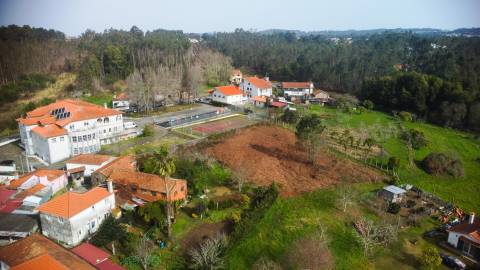 Terreno com  ruina  1.955 m² | Remolha – Santa Maria da Feira