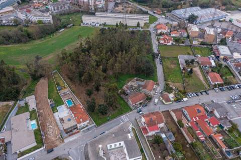 Terreno com PIP Aprovado para 8 Moradias na Maia – Oportunidade de Investimento