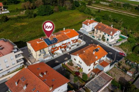 Moradia T4 em banda com terraço e garagem em Vila Praia de Âncora, Caminha