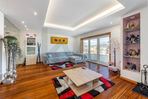 Moradia T3 com jardim e garagem, Jovim, Gondomar