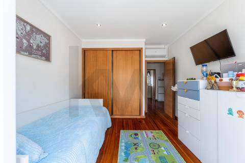 Moradia T3 com jardim e garagem, Jovim, Gondomar