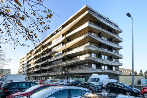Apartamento T2 com varanda e garagem para venda em Matosinhos Sul