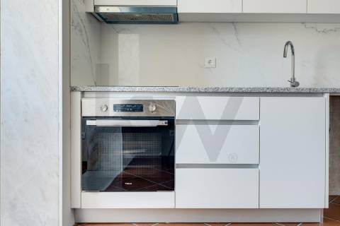 Apartamento T2 Renovado, com garagem e varandas em Baguim do Monte - Gondomar