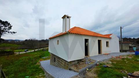 MORADIA NOVA T3 com Jardim e Garagem, junto ao do Hospital de Amarante