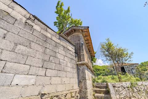 Moradia T3+1 em Pedra para Reabilitação | Riba de Âncora – Caminha