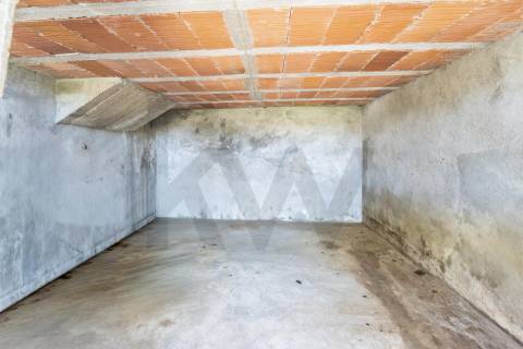Moradia T3+1 em Pedra para Reabilitação | Riba de Âncora – Caminha