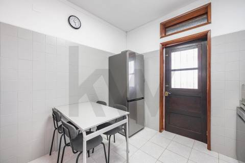 Andar Moradia T2 Renovado com Garagem - Rio Tinto, Gondomar
