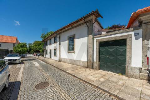 Ed. Histórico completo, ao Senhor de Matosinhos, para reabilitação (para Serviços ou Habitação)