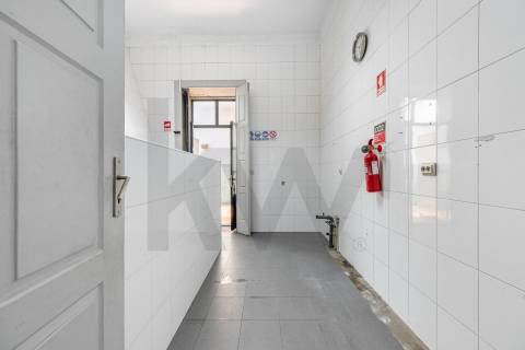 Ed. Histórico completo, ao Senhor de Matosinhos, para reabilitação (para Serviços ou Habitação)