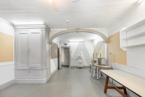 Ed. Histórico completo, ao Senhor de Matosinhos, para reabilitação (para Serviços ou Habitação)