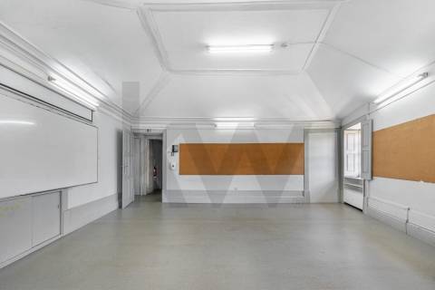 Ed. Histórico completo, ao Senhor de Matosinhos, para reabilitação (para Serviços ou Habitação)