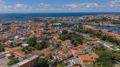 Ed. Histórico completo, ao Senhor de Matosinhos, para reabilitação (para Serviços ou Habitação)