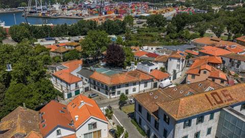 Ed. Histórico completo, ao Senhor de Matosinhos, para reabilitação (para Serviços ou Habitação)