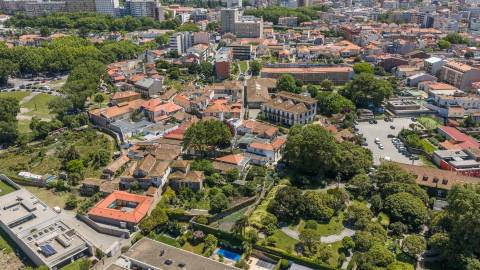 Ed. Histórico completo, ao Senhor de Matosinhos, para reabilitação (para Serviços ou Habitação)