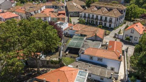 Ed. Histórico completo, ao Senhor de Matosinhos, para reabilitação (para Serviços ou Habitação)