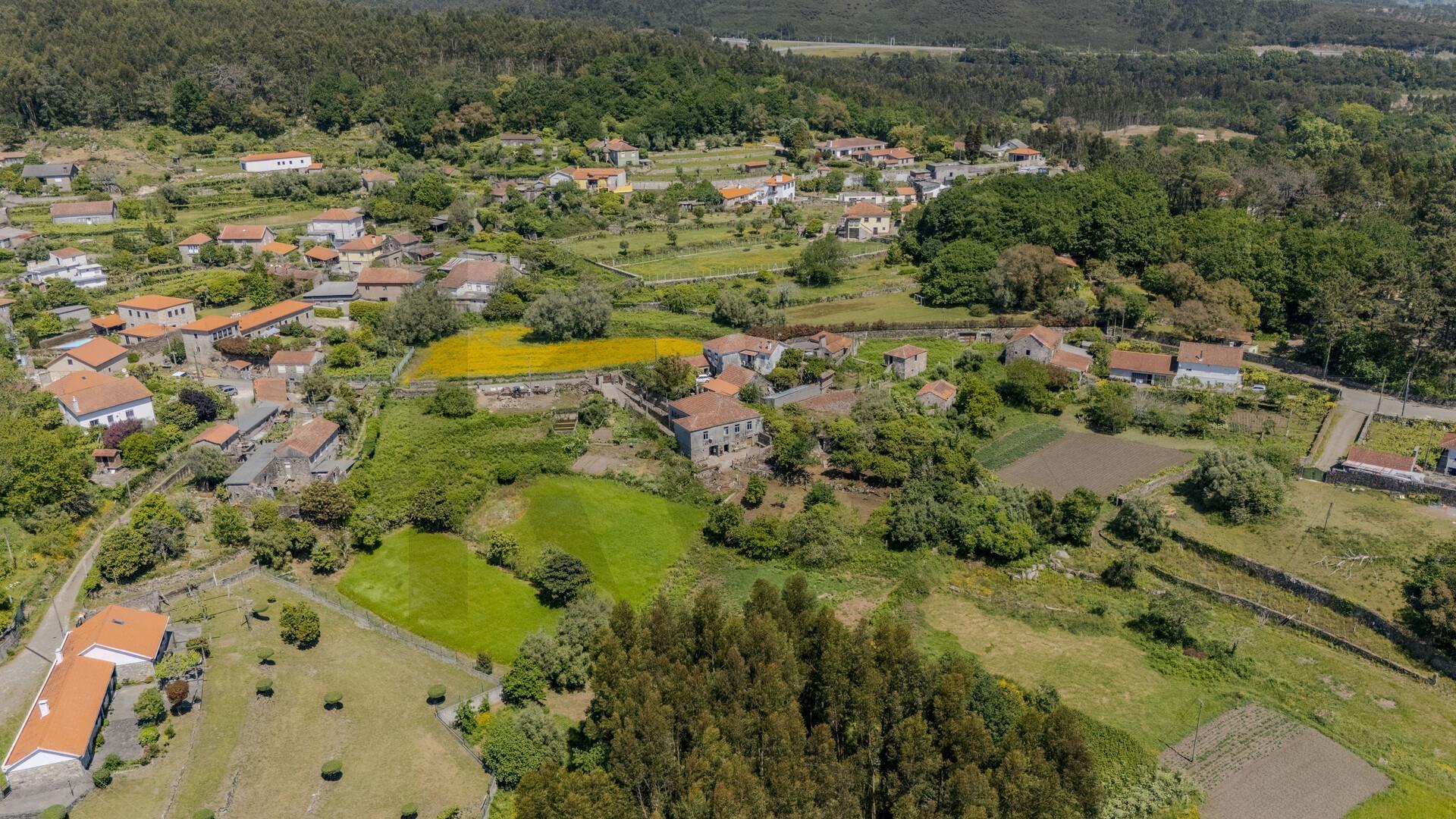 Terreno de 1.200 m² com excelente exposi
<!DOCTYPE html>
<html lang=