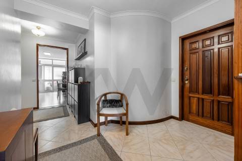 Apartamento T3 tranquilo e central - Varandas, Elevador e Garagem - Santa Marinha,  Gaia