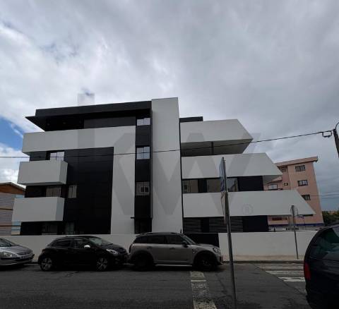 Apartamento T2 com três frentes | Grande Terraço com 152,45m2 | São Cosme - Gondomar