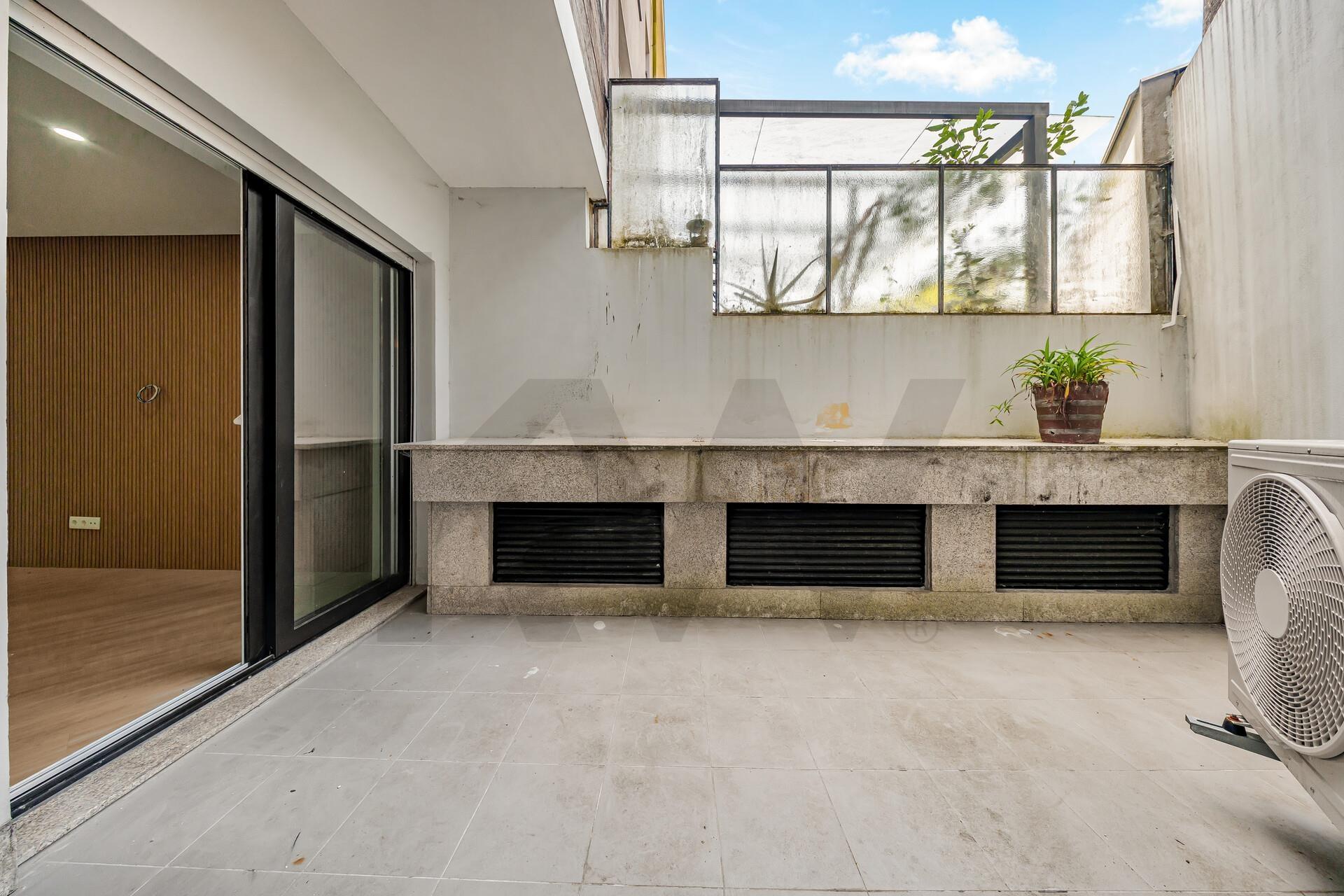 Apartamento T2+1 Completamente Renovado Rua do Bonjardim - Porto Centro