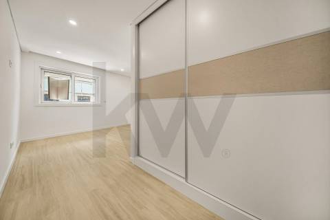 Apartamento T2+1 Completamente Renovado Rua do Bonjardim - Porto Centro