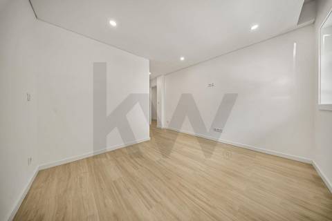 Apartamento T2+1 Completamente Renovado Rua do Bonjardim - Porto Centro