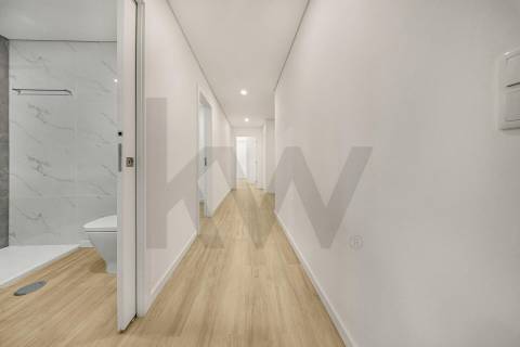 Apartamento T2+1 Completamente Renovado Rua do Bonjardim - Porto Centro
