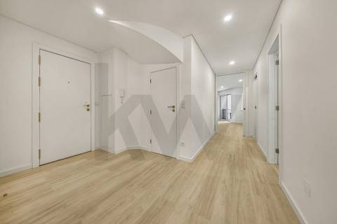 Apartamento T2+1 Completamente Renovado Rua do Bonjardim - Porto Centro
