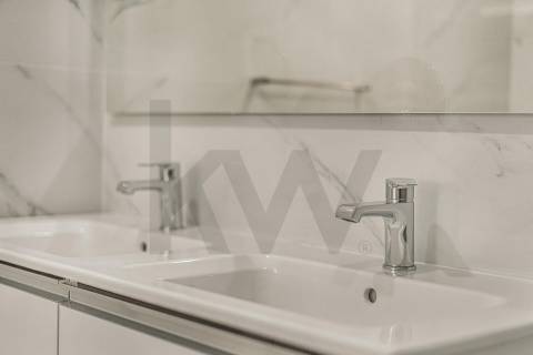 Apartamento T2+1 Completamente Renovado Rua do Bonjardim - Porto Centro