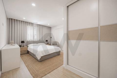 Apartamento T2+1 Completamente Renovado Rua do Bonjardim - Porto Centro