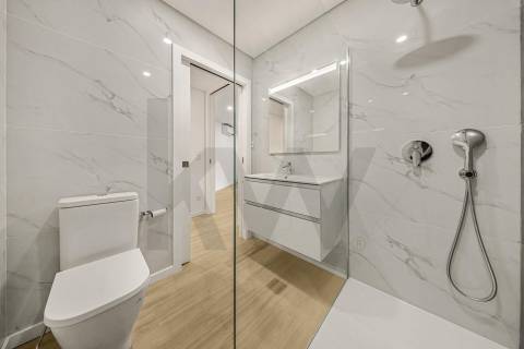 Apartamento T2+1 Completamente Renovado Rua do Bonjardim - Porto Centro