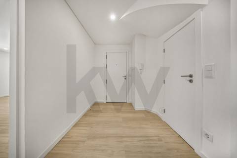 Apartamento T2+1 Completamente Renovado Rua do Bonjardim - Porto Centro