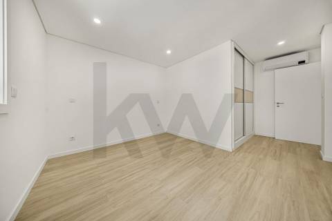 Apartamento T2+1 Completamente Renovado Rua do Bonjardim - Porto Centro
