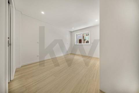 Apartamento T2+1 Completamente Renovado Rua do Bonjardim - Porto Centro