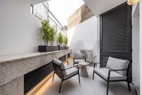 Apartamento T2+1 Completamente Renovado Rua do Bonjardim - Porto Centro