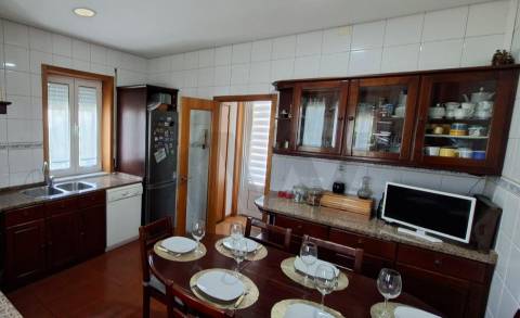 Moradia Independente T4 (T2+T2) com Garagem Fechada, Terraço e Jardim – Ermesinde