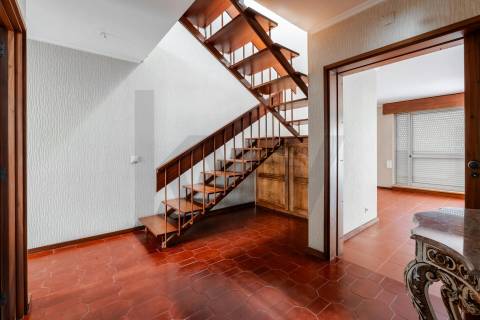 Apartamento T4 duplex com garagem no centro de Ovar, junto ao Largo Garrett