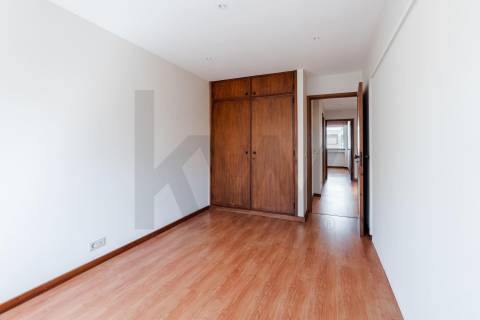 Apartamento T4 duplex com garagem no centro de Ovar, junto ao Largo Garrett