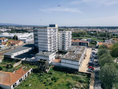 Apartamento T4 duplex com garagem no centro de Ovar, junto ao Largo Garrett
