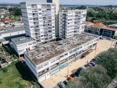 Apartamento T4 duplex com garagem no centro de Ovar, junto ao Largo Garrett