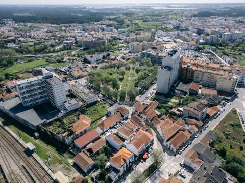 Apartamento T4 duplex com garagem no centro de Ovar, junto ao Largo Garrett